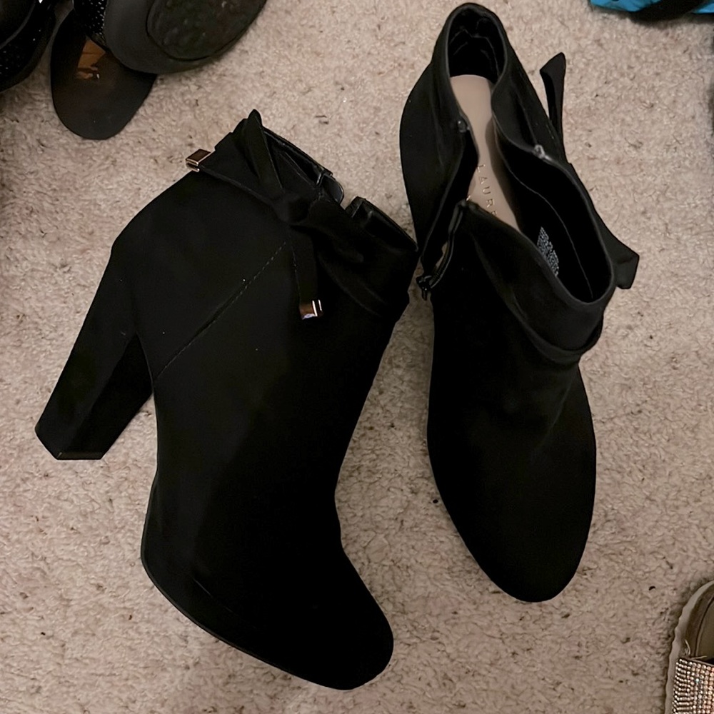 LC Lauren Conrad Suede Black boots